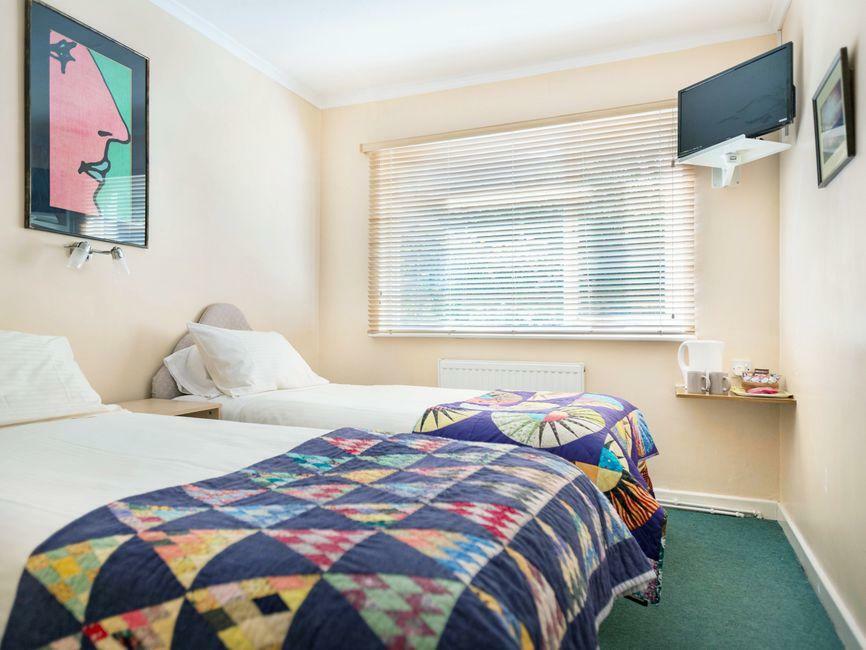 Bed & Breakfast Avoncourt 3*